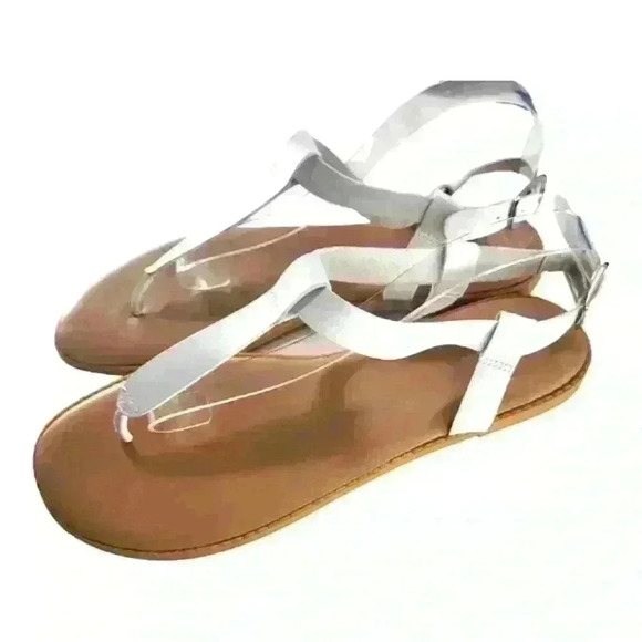 Torrid White Faux Leather T-STRAP Sandal Size 11WW. - Picture 3 of 5